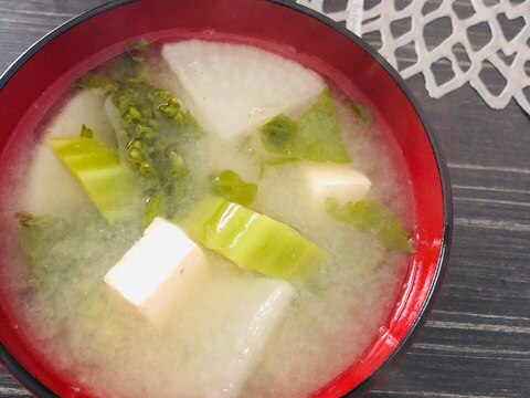 かつお菜と大根、豆腐の味噌汁